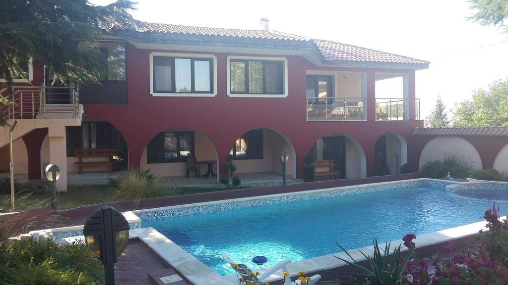 The Red House Hotel Kosharitsa Bagian luar foto